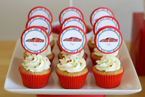 http://partytrail.s3.amazonaws.com/RR_racecar_cupcakes.jpg